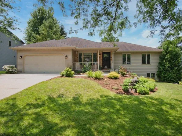 1815 Buckingham Rd, Stoughton, WI 53589