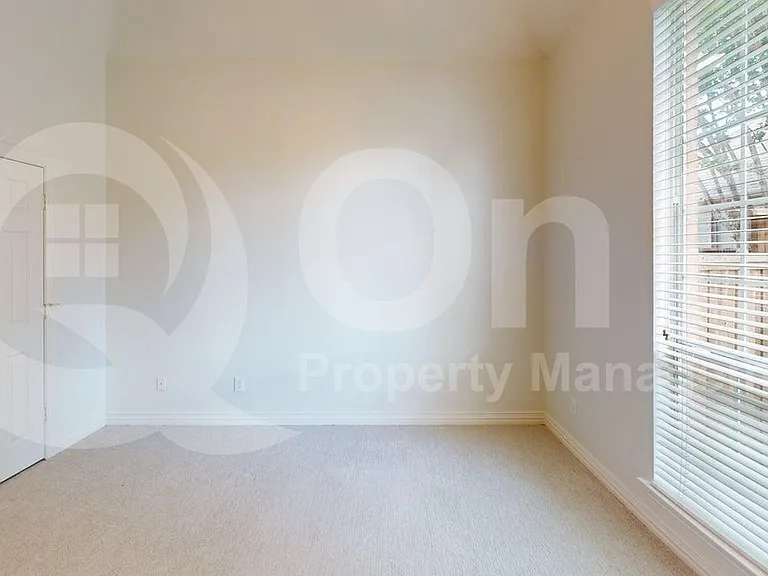 1306 Granger Dr — Photo 12