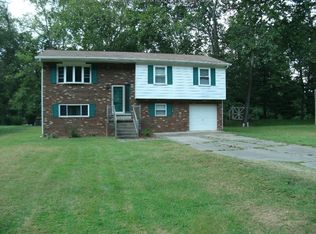 52 Dogwood Rd, Saint Albans, WV 25177