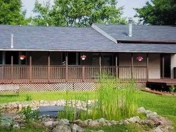 42 Opal Ln, North Branch, MI 48461