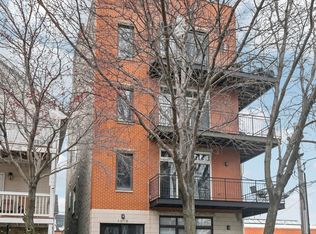 1216 W Augusta Blvd APT 1, Chicago, IL 60642