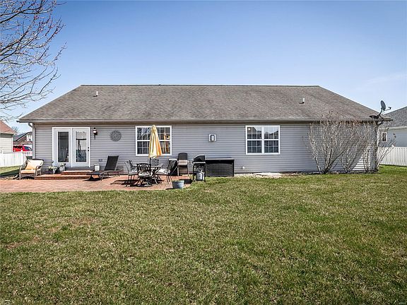 3rd image of 309 Sleeping Indian Dr