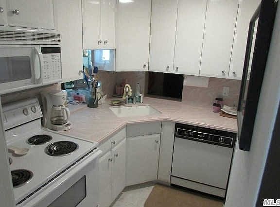 4th image of 440 W Broadway APT 4E