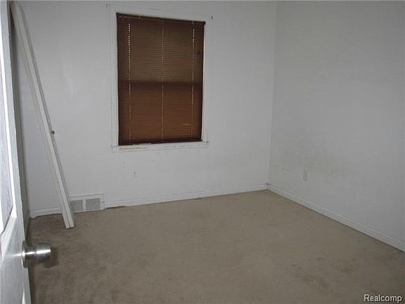 5th image of 1753 Winchester Ave