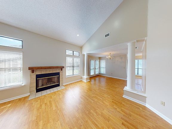 2nd image of 1795 Bartlett Ave
