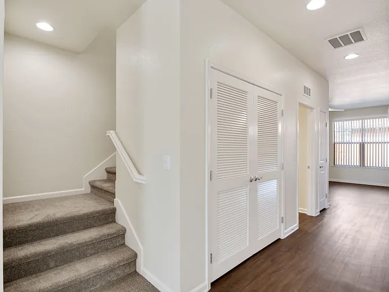 Catalina Heights - Military Housing — Photo 13