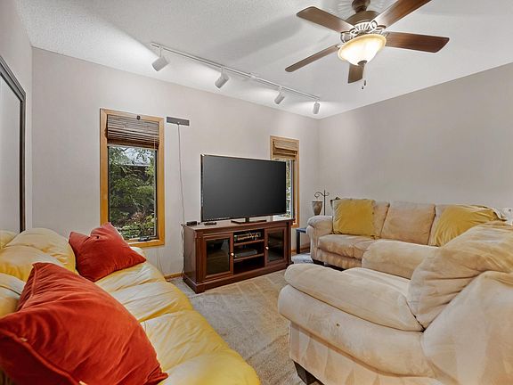3rd image of 514 Wildwood Ave