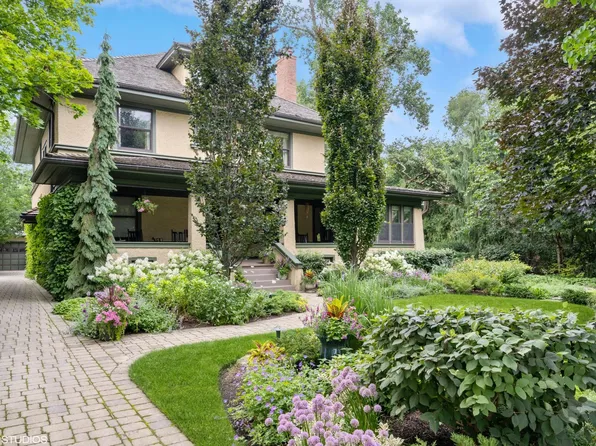 141 Kenilworth Ave, Kenilworth, IL 60043