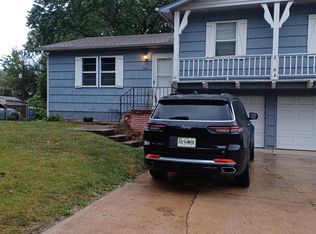 504 NE Richardson Pl, Lees Summit, MO 64086