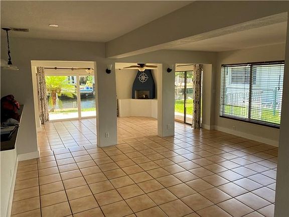 4th image of 350 SE 9th Ct