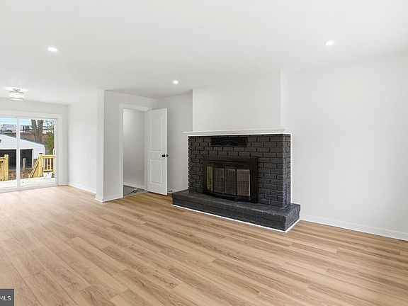 4th image of 1988 Melvina Rd