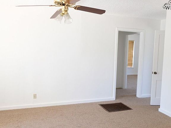 3rd image of 3306 Sherwood Ln
