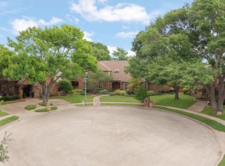 6916 April Way Cir, Plano, TX 75023