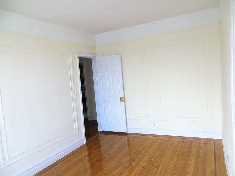 2146 Barnes Ave #5 — Photo 12