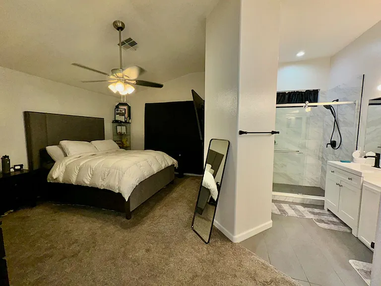 4428 Rodman Dr — Photo 8