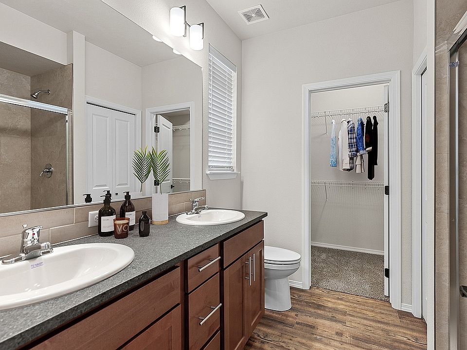 8402NSeminoleSt-13_STAGED