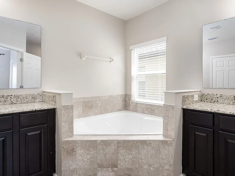 4105 Harvest Cir — Photo 14