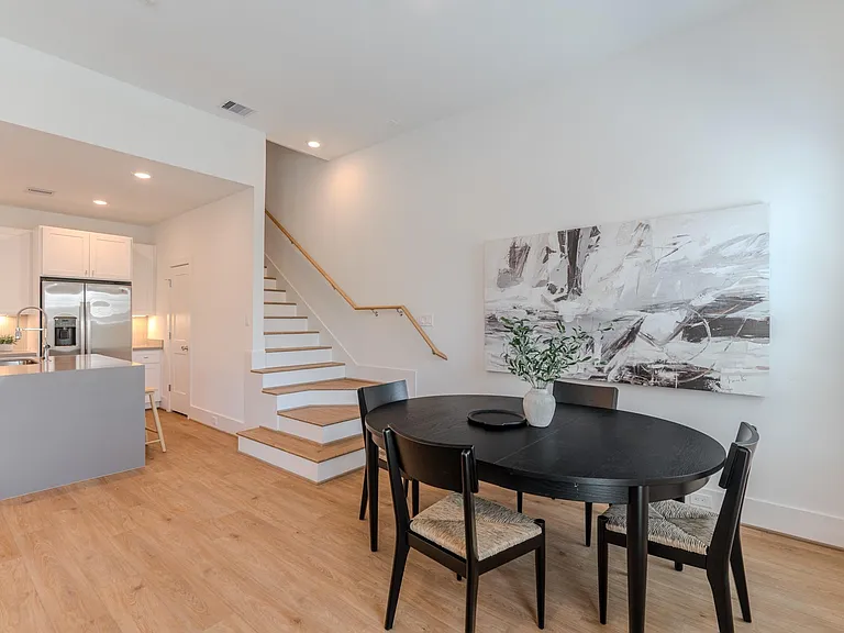7613 Victory Reserve St — Photo 28