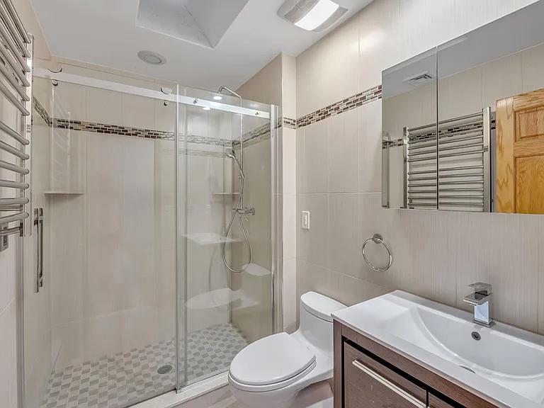 384 Owen Ave — Photo 17