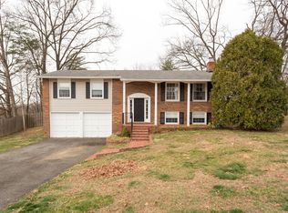6924 Spur Rd, Springfield, VA 22153