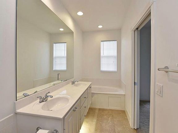 5th image of 6022 Madrano Dr