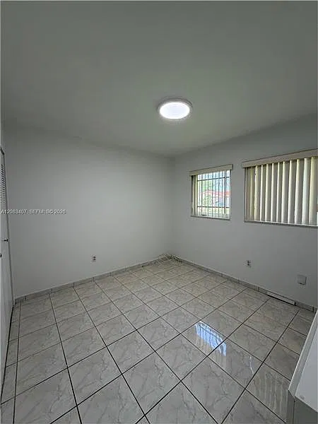 3 bed, 1593 sqft, $4,200 — Photo 4