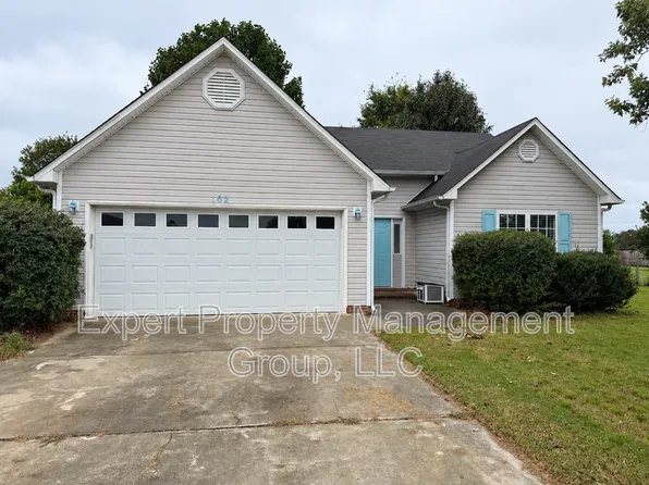162 Cavalier Dr, Raeford, NC 28376