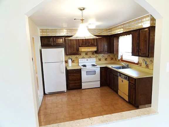 3rd image of 400 Myrtle Ave #3