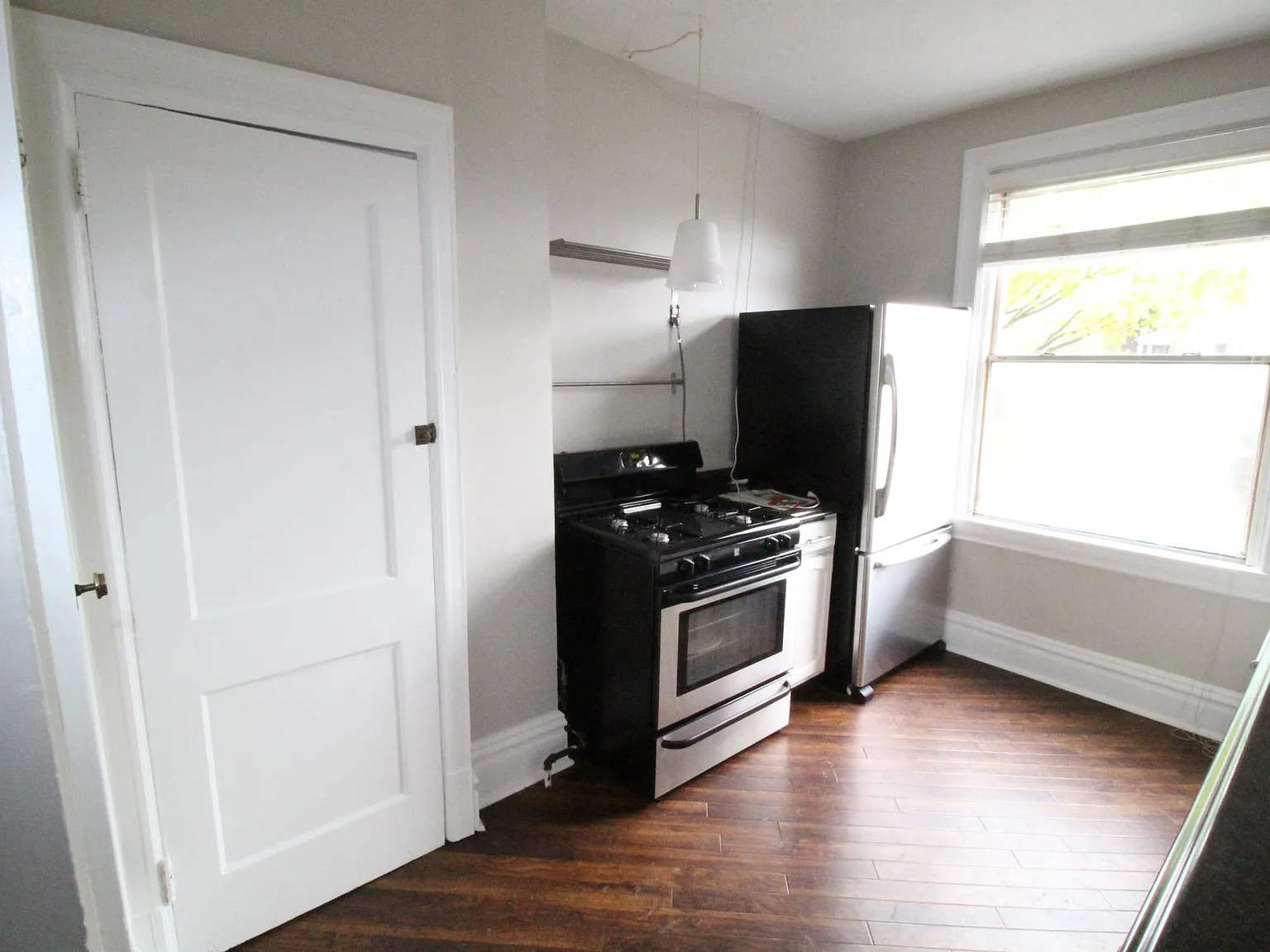 616 S Lang Ave — Photo 2