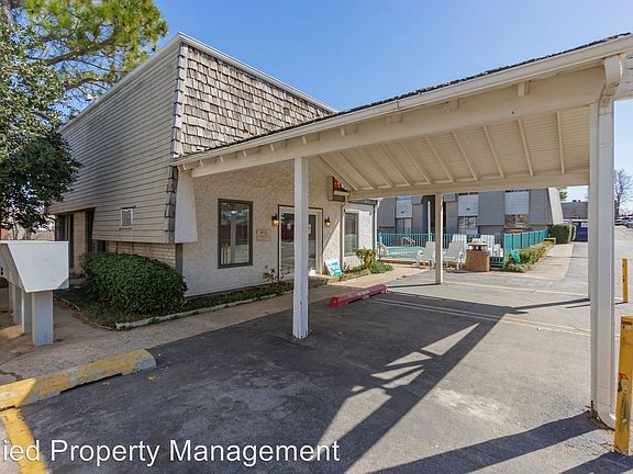 5th image of 6022 1/2 NW 23rd St #8358639