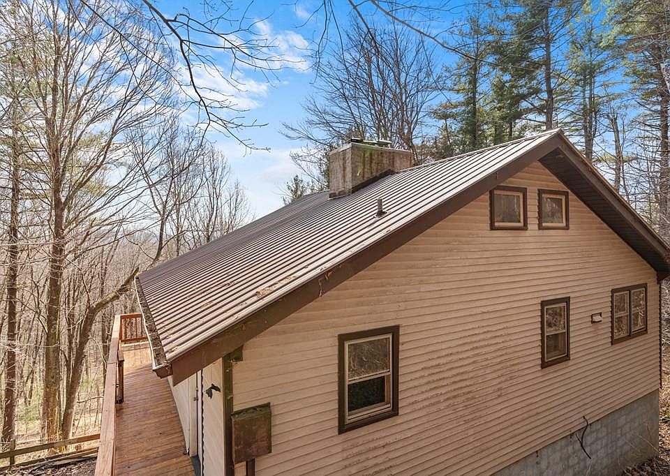 1st image of 144 Pine Ln SW