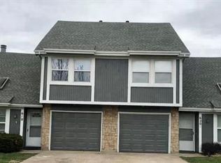 618 S Penrose Ln, Olathe, KS 66062