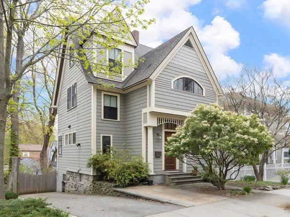26 Circuit Ave, Newton, MA 02461