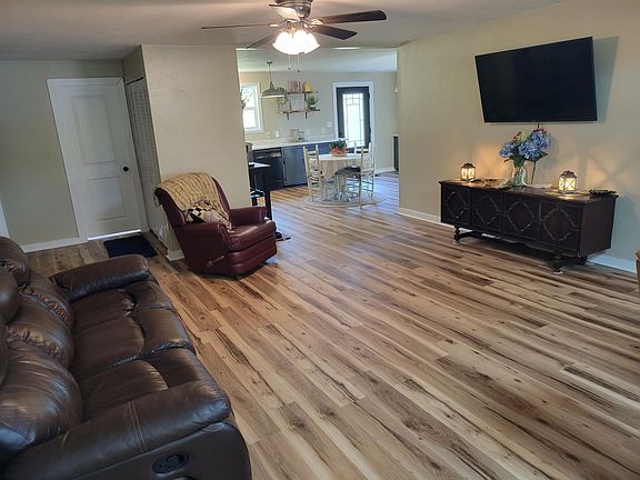 3rd image of 18842 Star Hill Ln