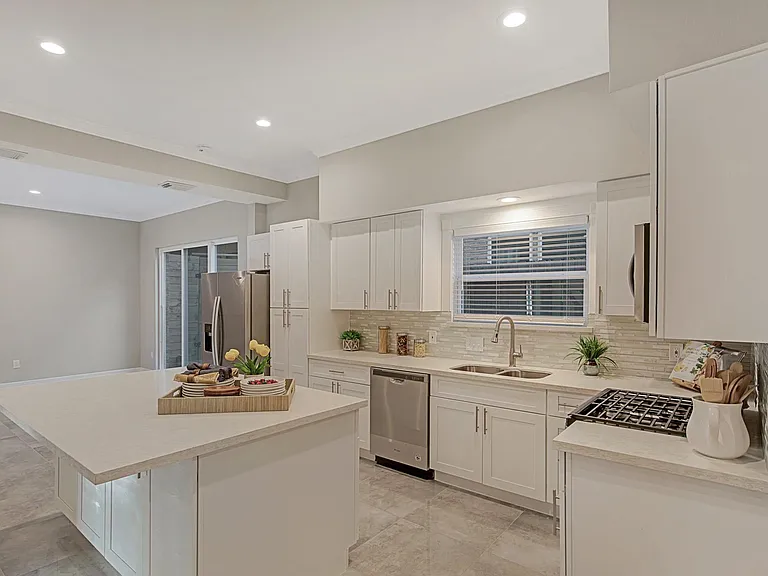 15070 Kimberley Ct — Photo 12