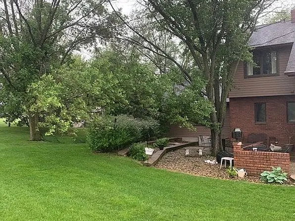 1722 Pinehurst Ln, Waterloo, IA 50701