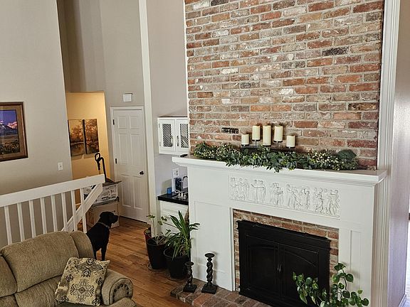 Family Room1 of 5