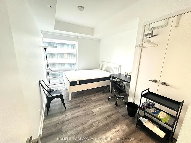 15 Grenville St #1209 — Photo 5
