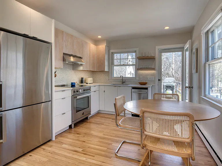 41 Chapel Ln — Photo 3