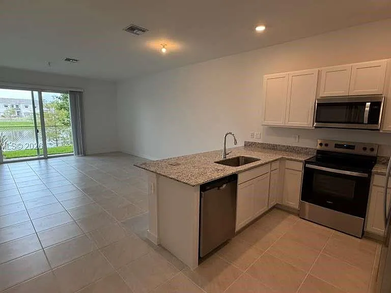 149 Lakeside Landing Ct #0 — Photo 2