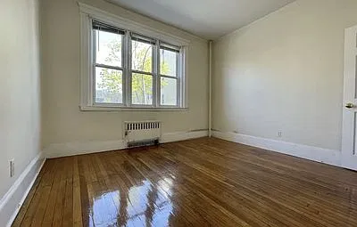 107 Gordon St — Photo 1