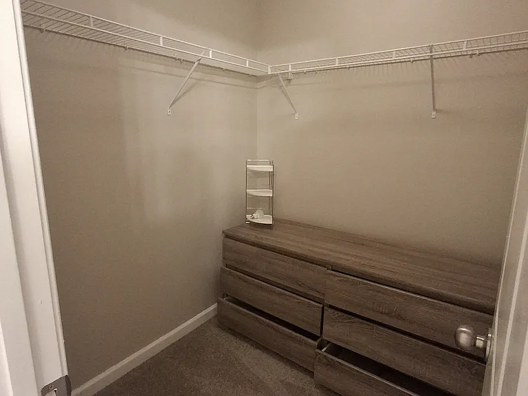 2137 Belmont Cir — Photo 15