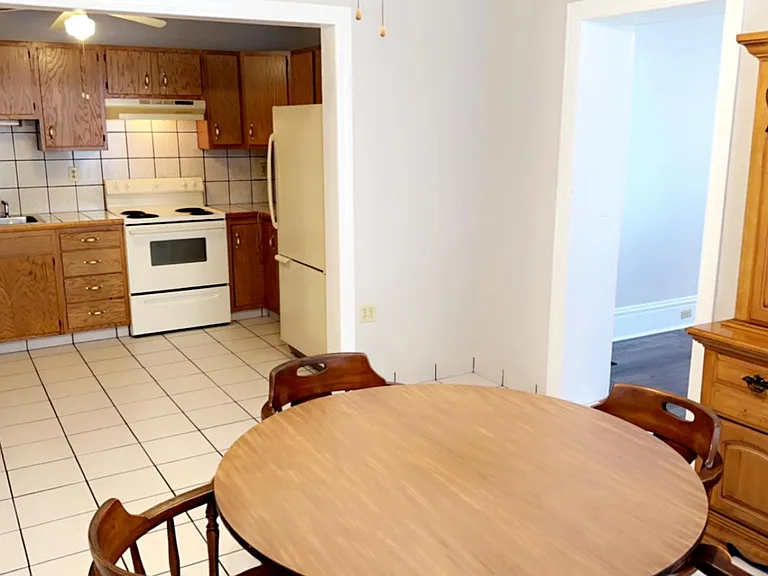 221 Howard St #1 — Photo 6