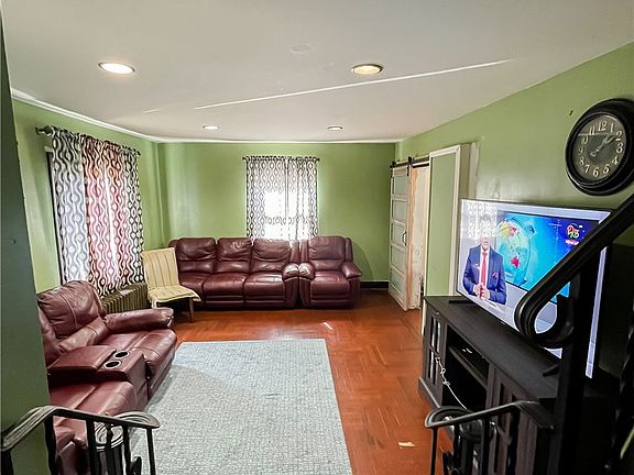 4th image of 115-20 223rd St