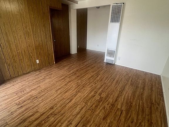 2nd image of 722-728 W Lewis St