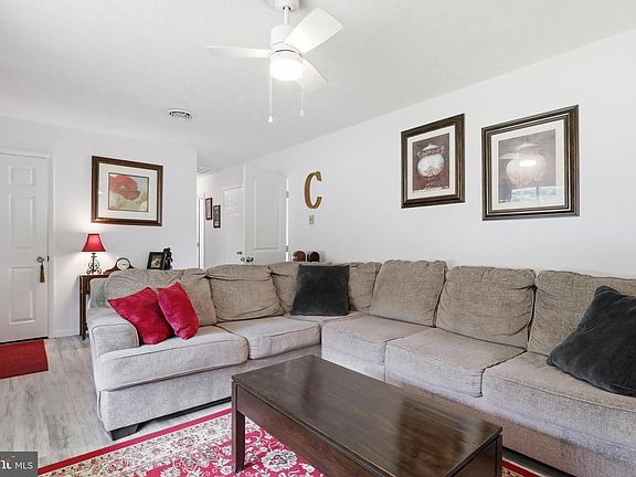 4th image of 102 Wishbone Cir