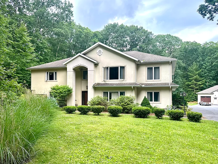 75 Ruby Rd — Photo 4