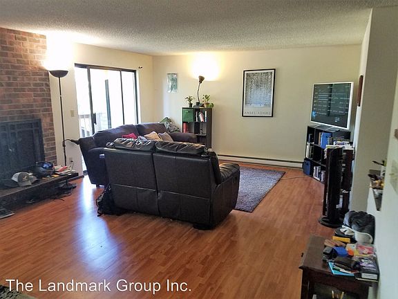 3rd image of 1303 NE 195th St APT C