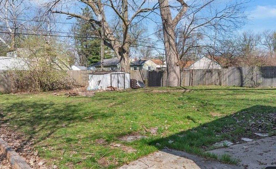 2nd image of 624 Elmdale Rd