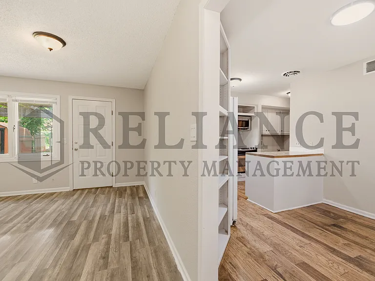 9923 W Binter Ln — Photo 17